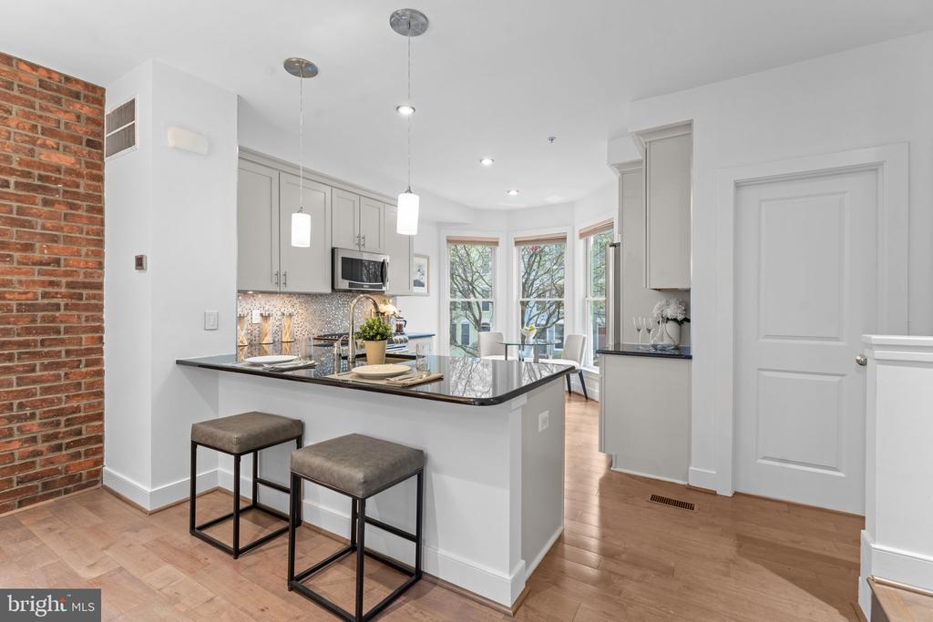 1010 4TH STREET SE