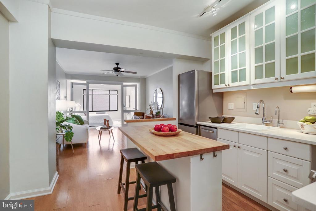 1 SCOTT CIRCLE NW 302