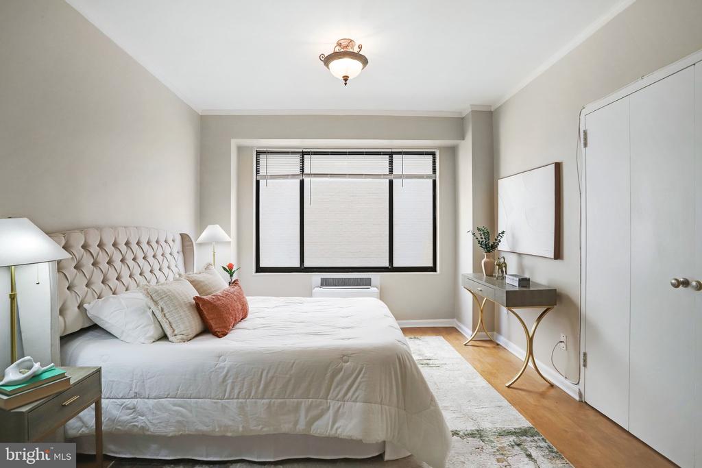 1 SCOTT CIRCLE NW 302