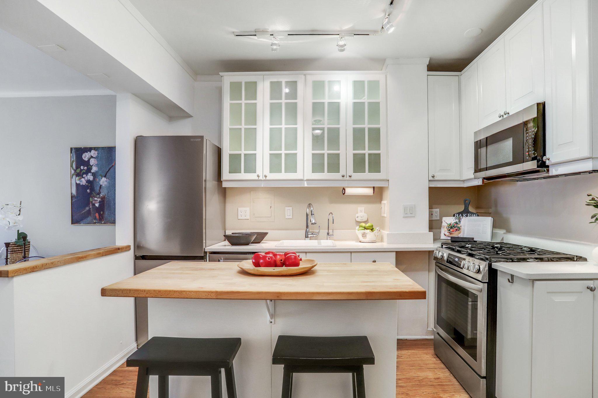 1 SCOTT CIRCLE NW 302