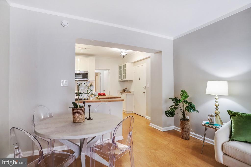 1 SCOTT CIRCLE NW 302