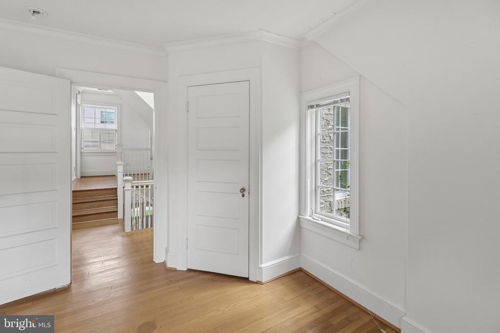 2920 44TH PLACE NW