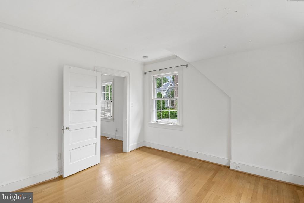 2920 44TH PLACE NW