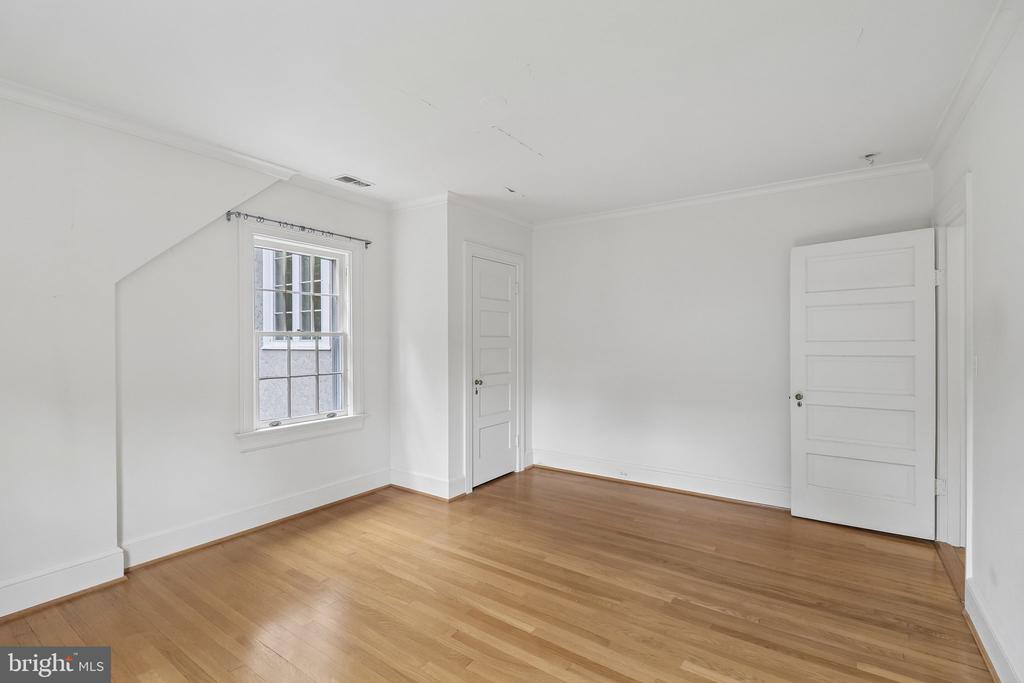 2920 44TH PLACE NW