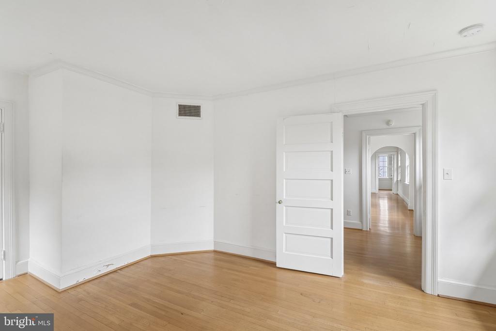2920 44TH PLACE NW