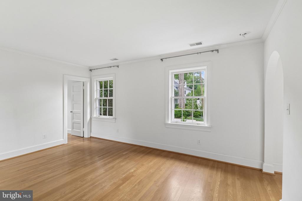 2920 44TH PLACE NW