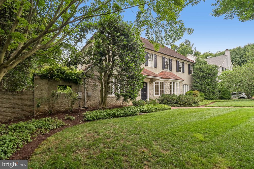 2920 44TH PLACE NW