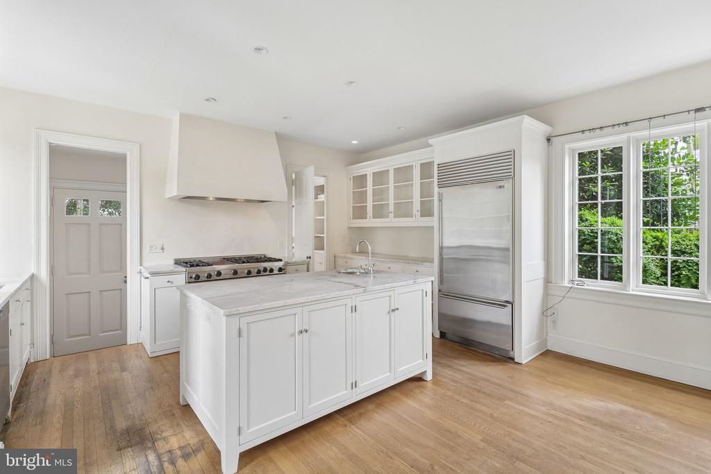 2920 44TH PLACE NW