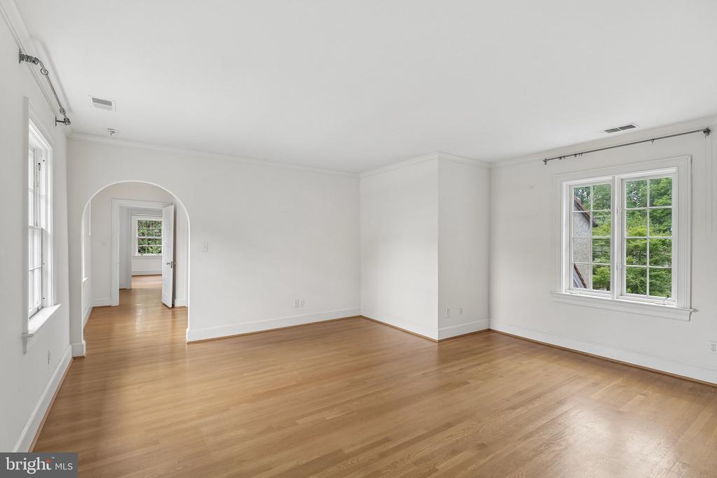 2920 44TH PLACE NW