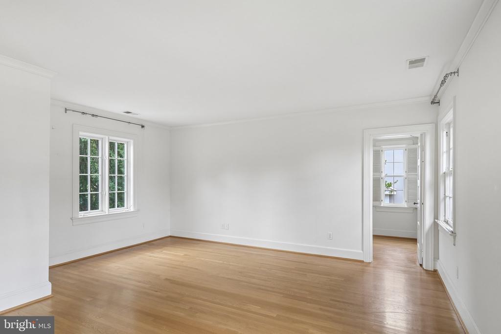 2920 44TH PLACE NW