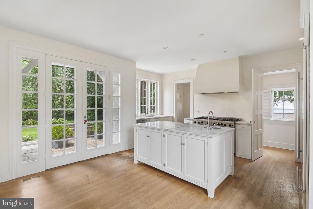 2920 44TH PLACE NW