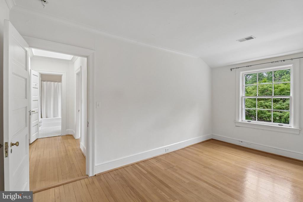2920 44TH PLACE NW