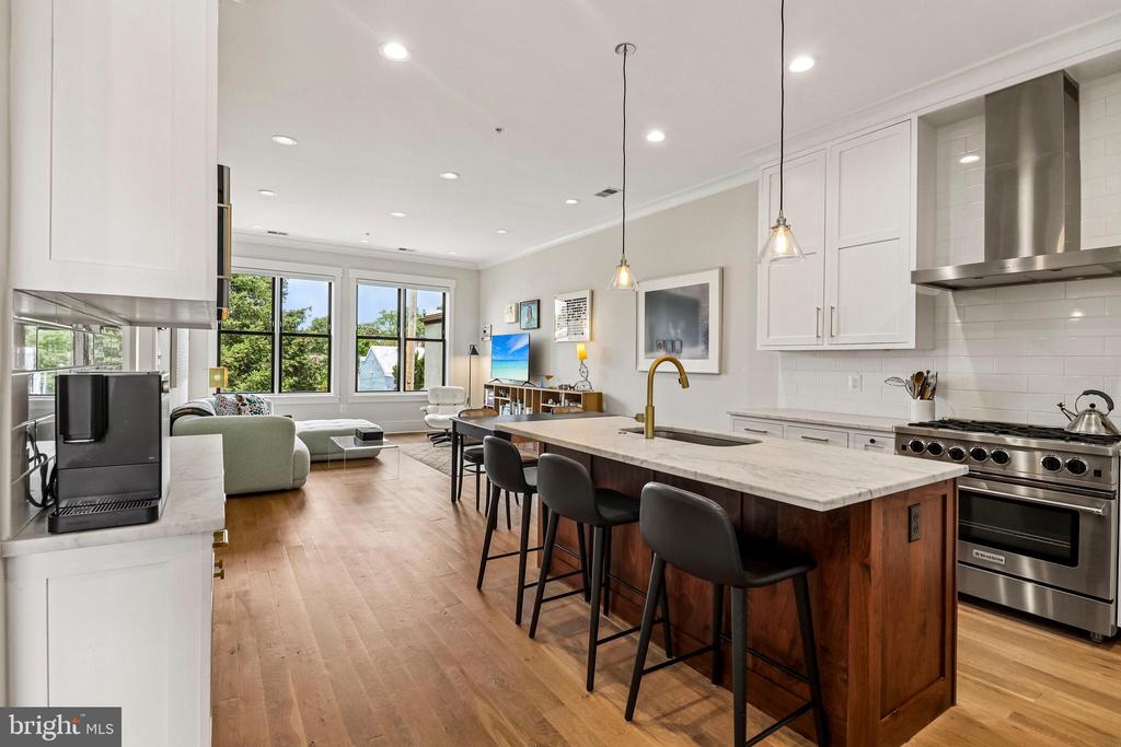 504 C STREET NE Unit: 4