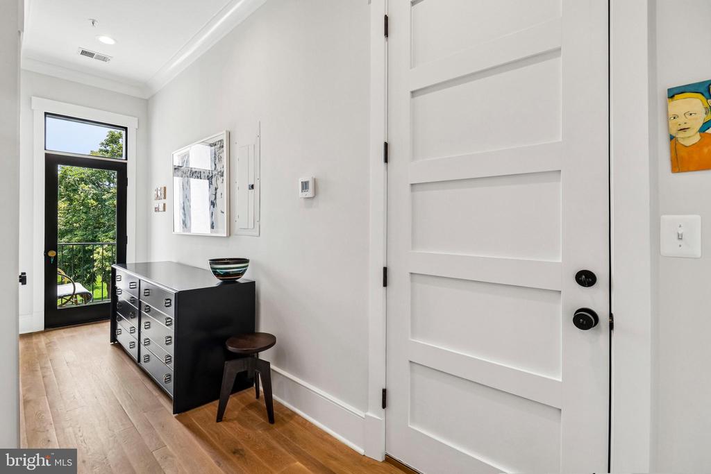 504 C STREET NE Unit: 4