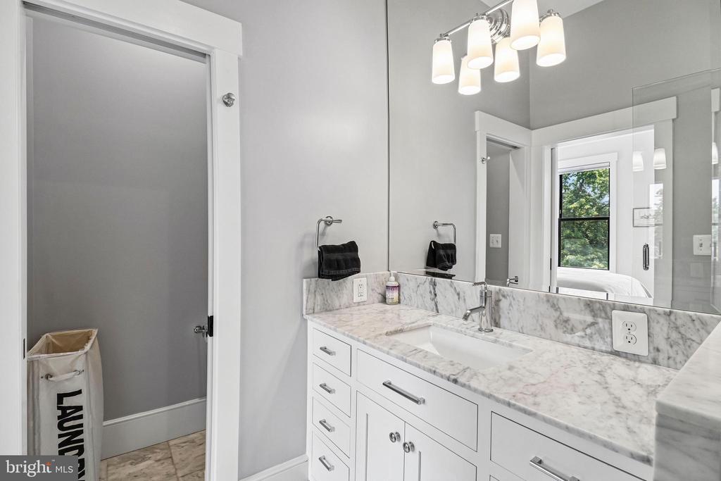504 C STREET NE Unit: 4