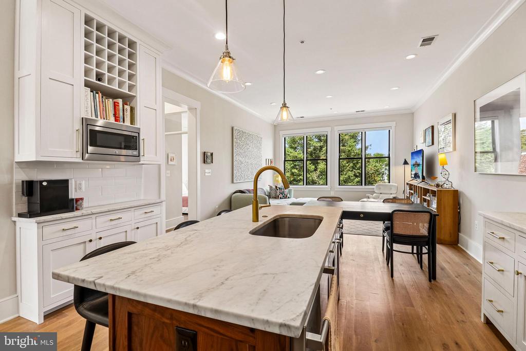 504 C STREET NE Unit: 4