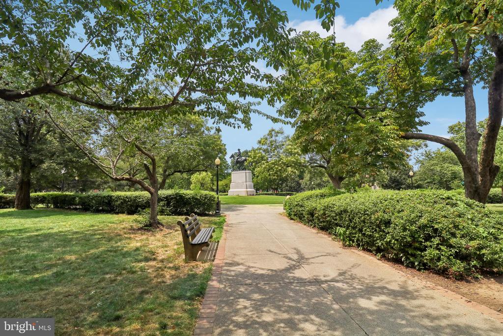 504 C STREET NE Unit: 4
