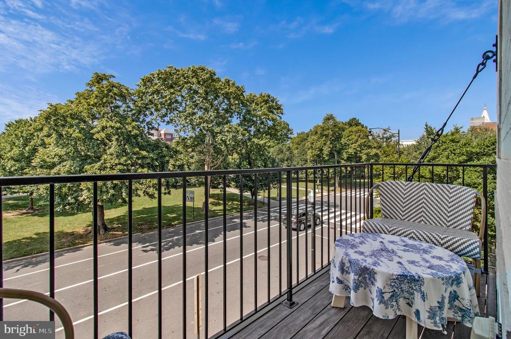 504 C STREET NE Unit: 4