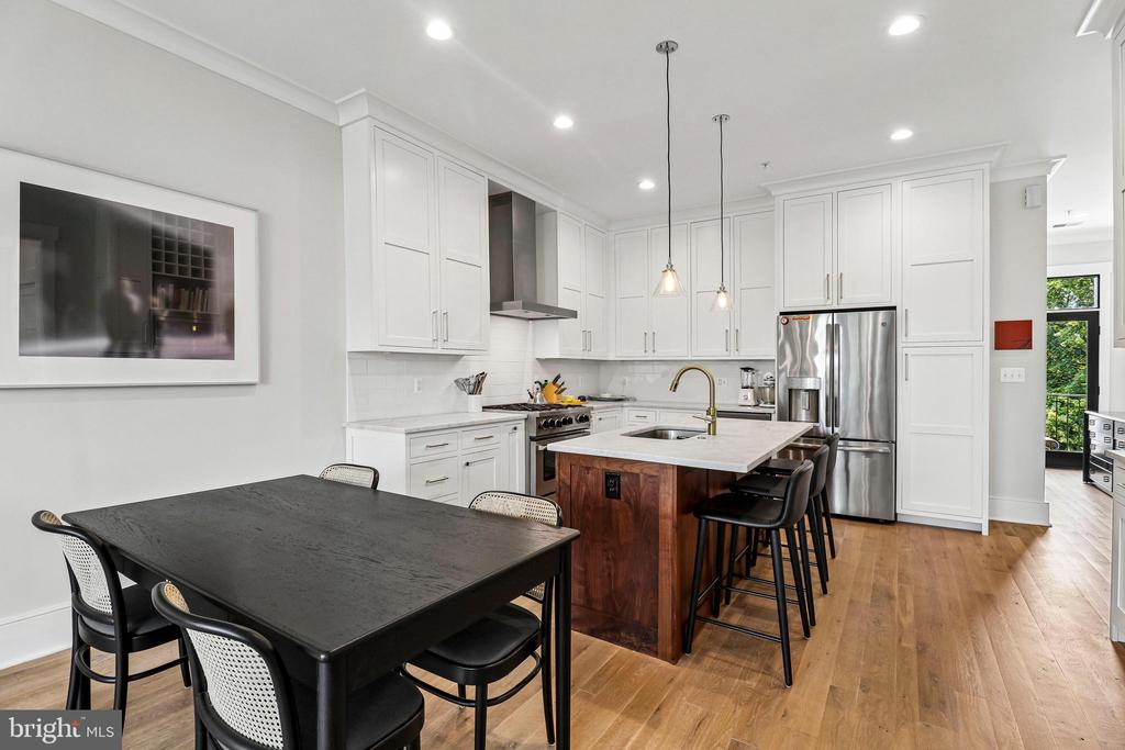 504 C STREET NE Unit: 4