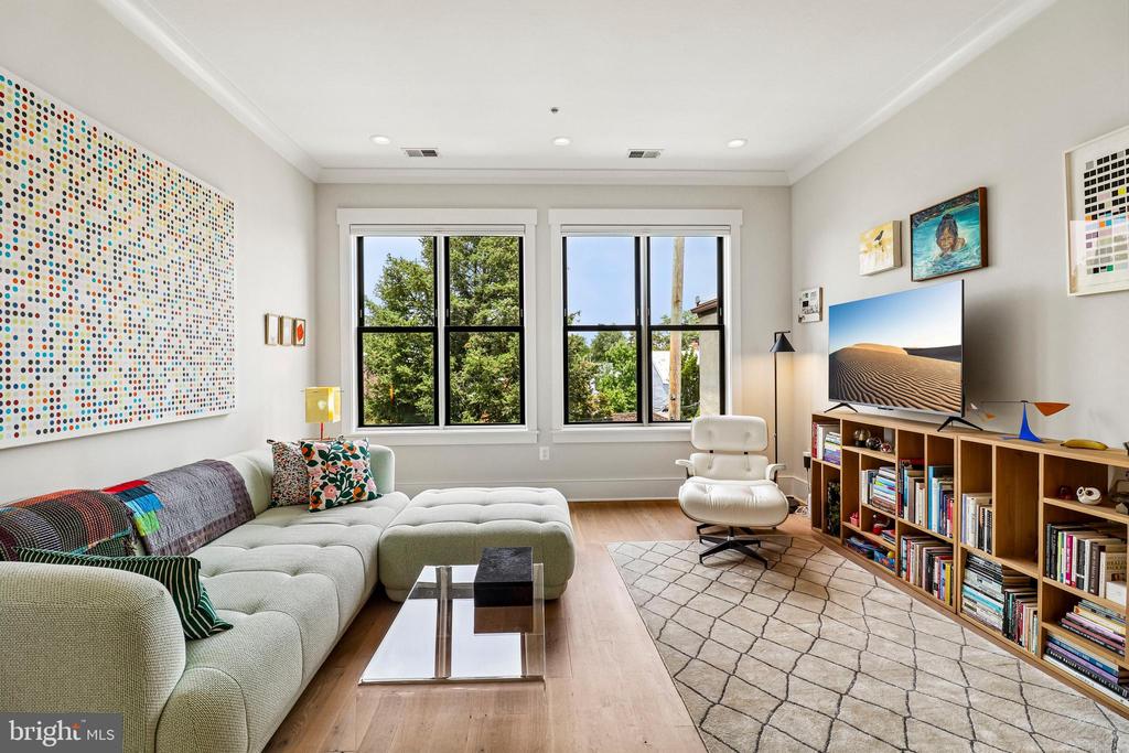 504 C STREET NE Unit: 4