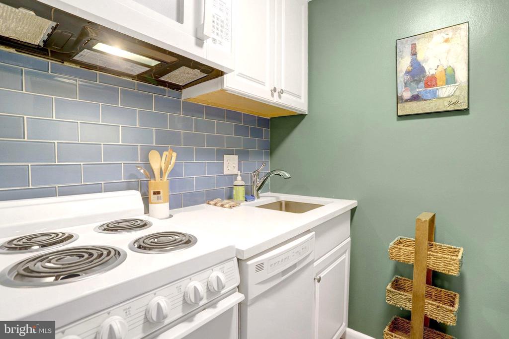 2141 I STREET NW Unit: 104