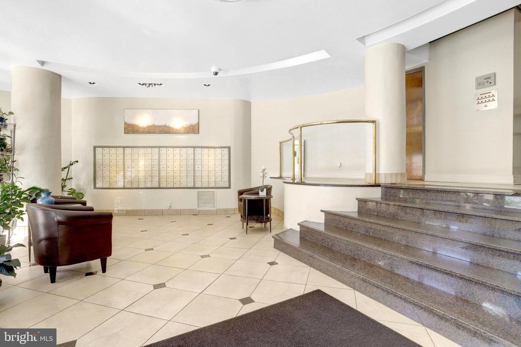 2141 I STREET NW Unit: 104