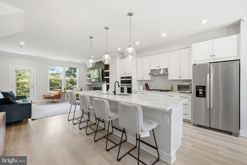 1015 S TAYLOR COURT