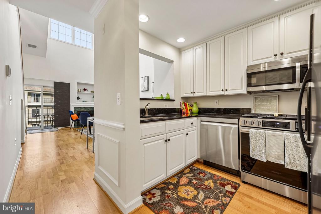 1320 N WAYNE STREET N Unit: 405