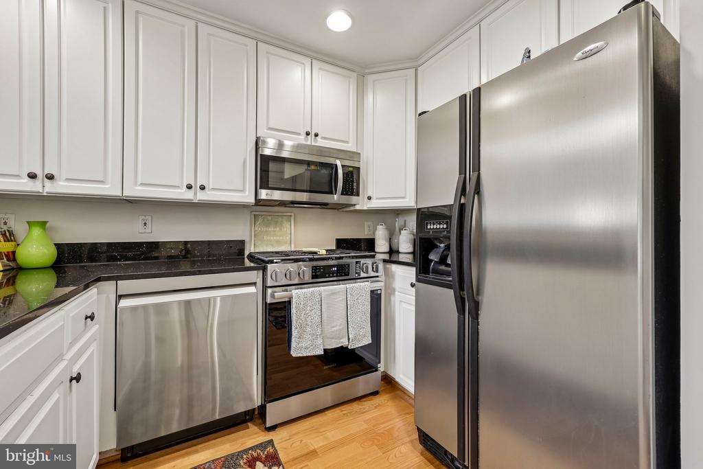 1320 N WAYNE STREET N Unit: 405
