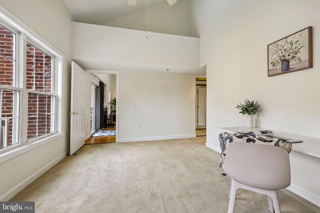 1320 N WAYNE STREET N Unit: 405