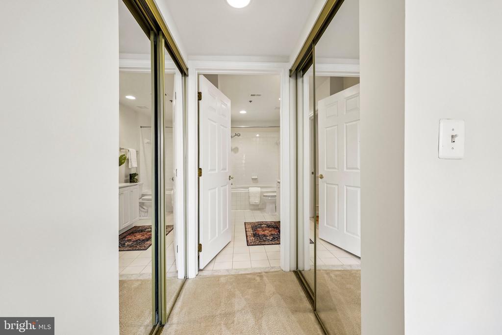 1320 N WAYNE STREET N Unit: 405
