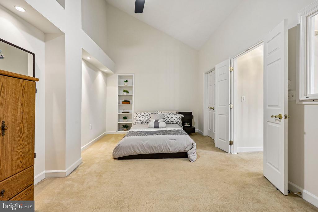 1320 N WAYNE STREET N Unit: 405