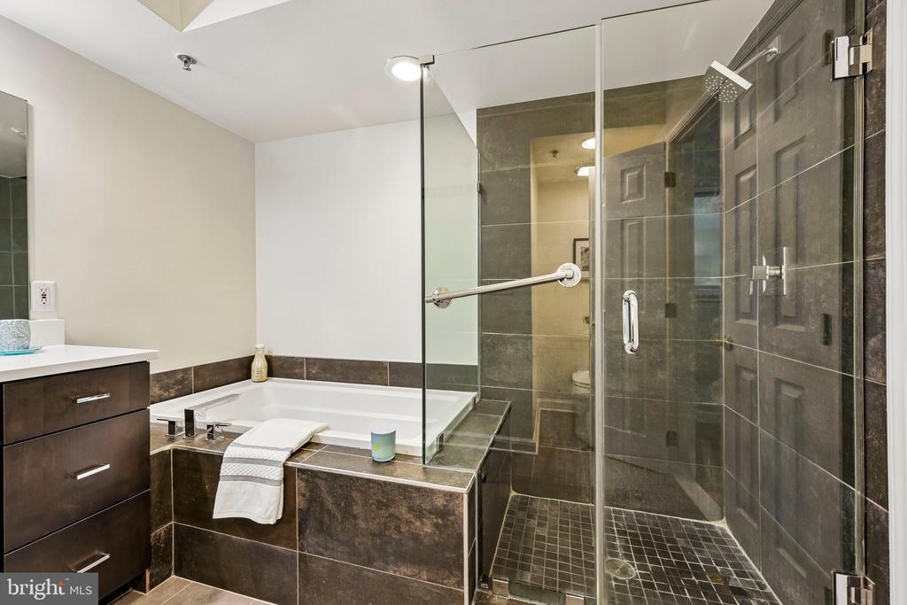 1320 N WAYNE STREET N Unit: 405