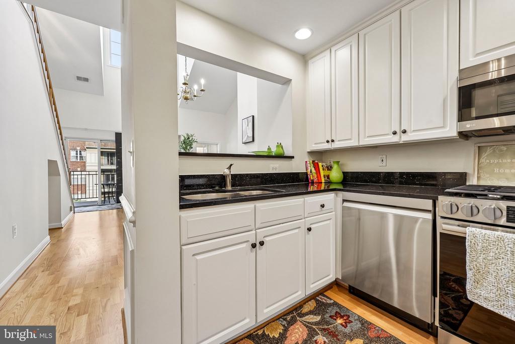 1320 N WAYNE STREET N Unit: 405