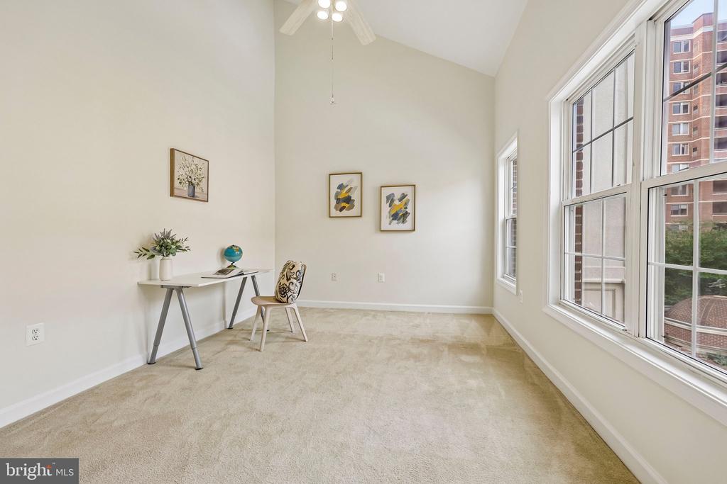 1320 N WAYNE STREET N Unit: 405