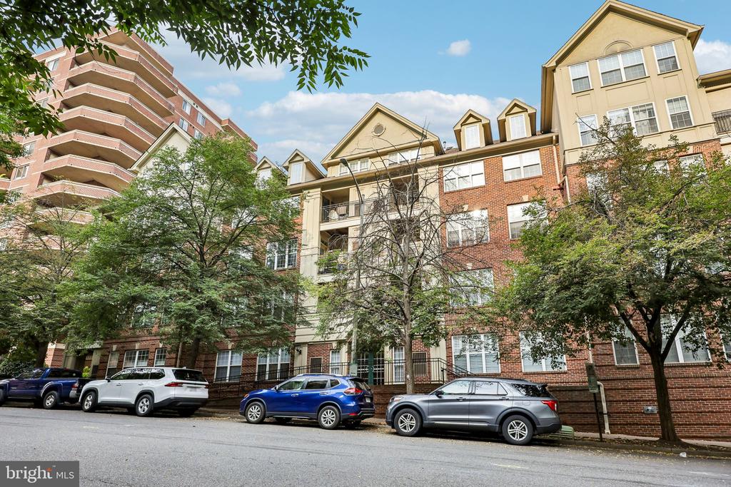 1320 N WAYNE STREET N Unit: 405