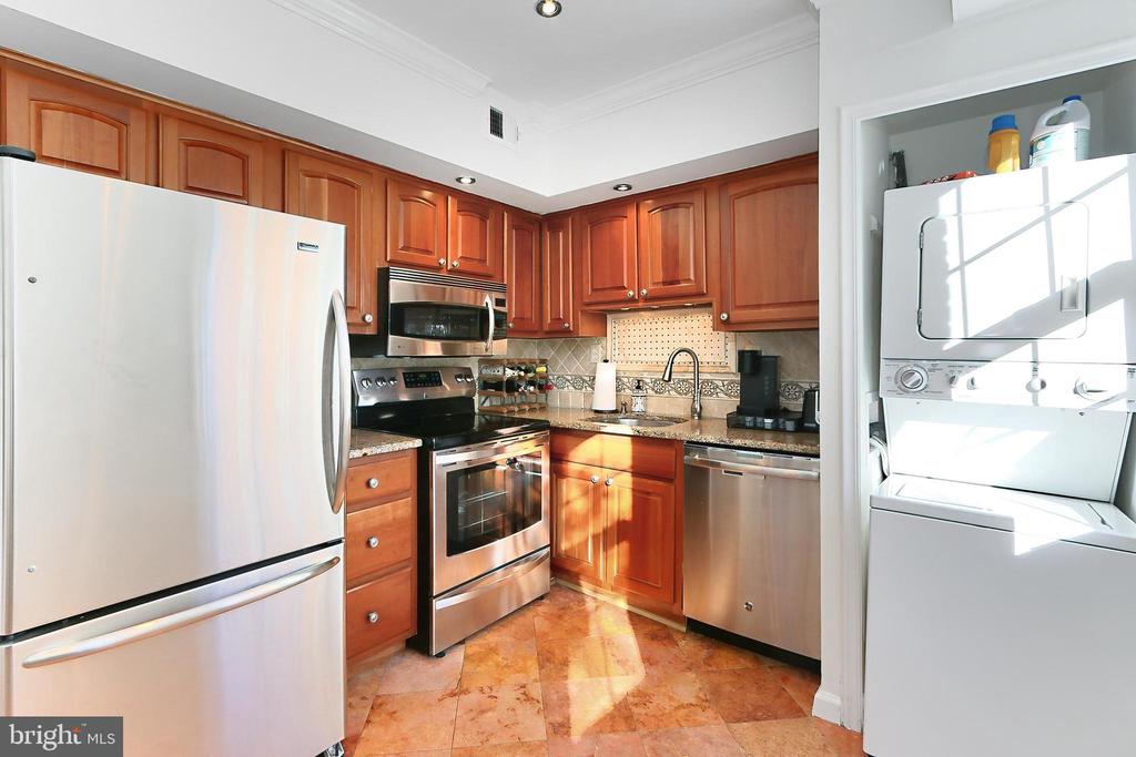 1113 N PITT STREET 1A