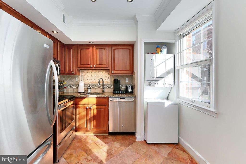 1113 N PITT STREET 1A