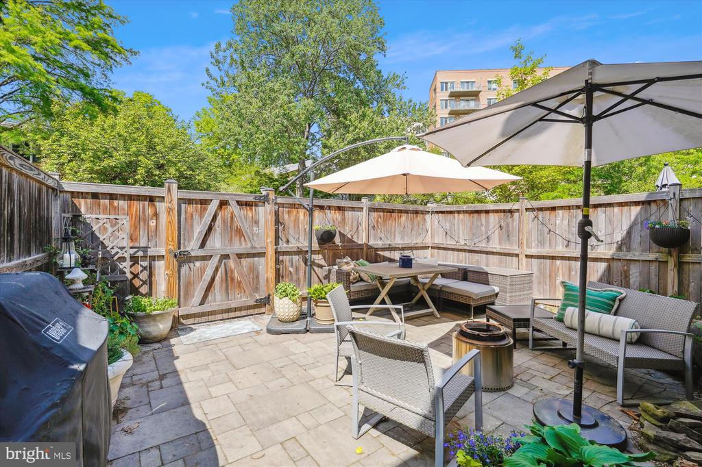 157 W ANNANDALE ROAD