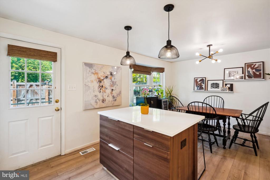 157 W ANNANDALE ROAD