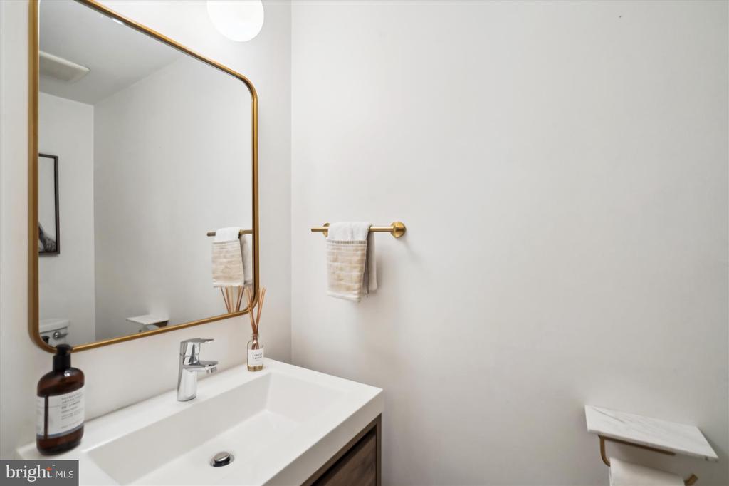 157 W ANNANDALE ROAD