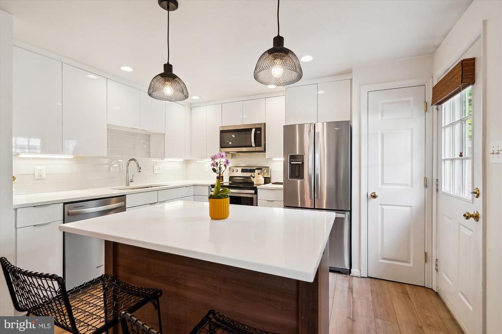 157 W ANNANDALE ROAD