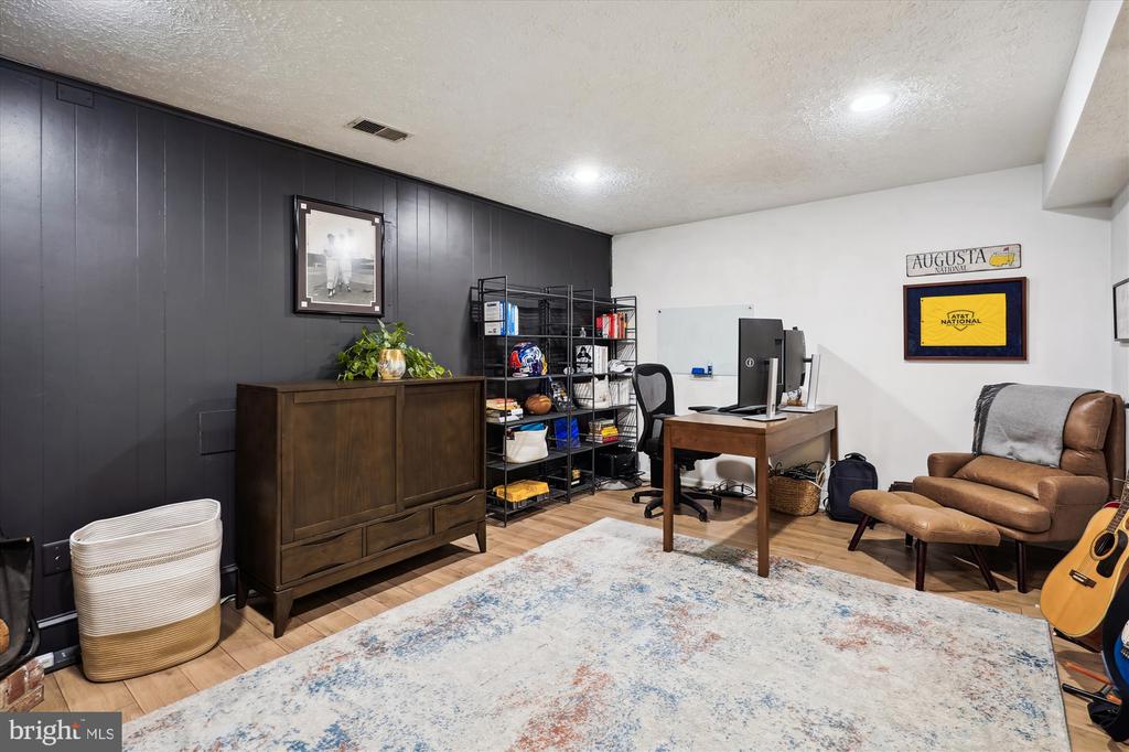 157 W ANNANDALE ROAD