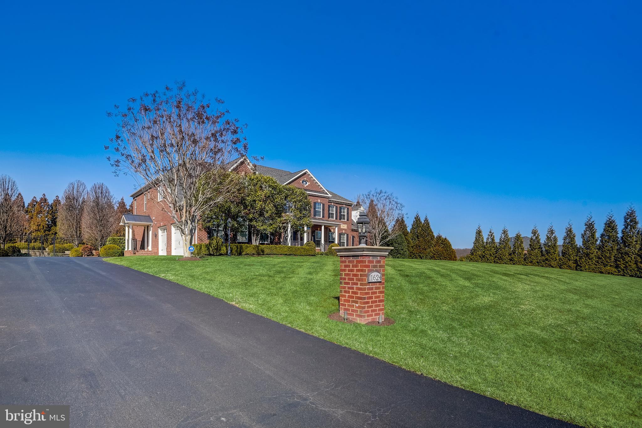 11624 Hunting Crest Ln
