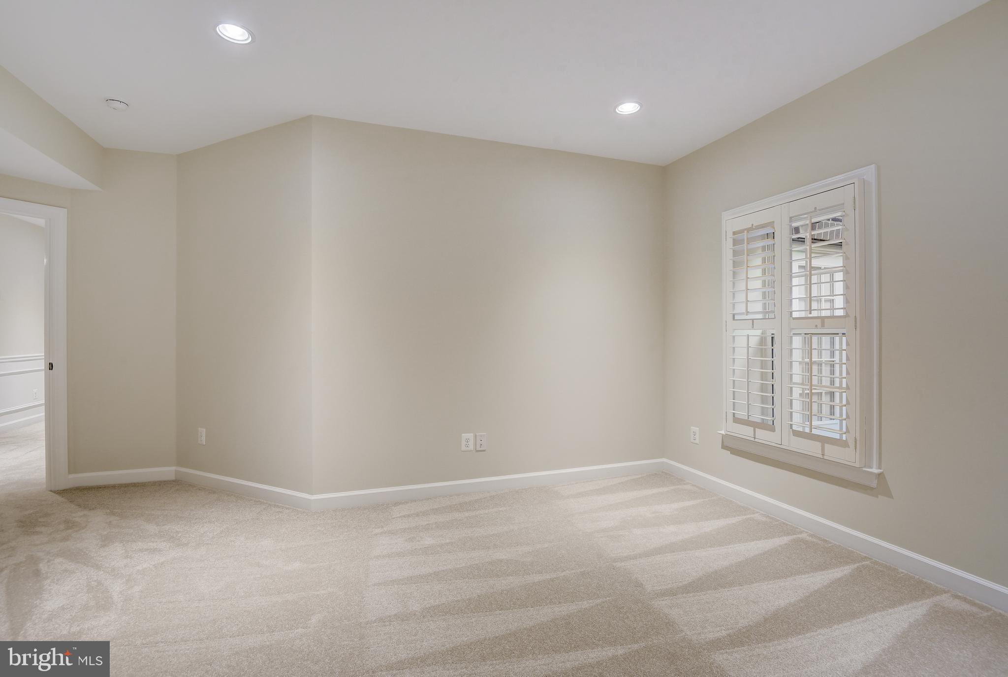 11624 Hunting Crest Ln