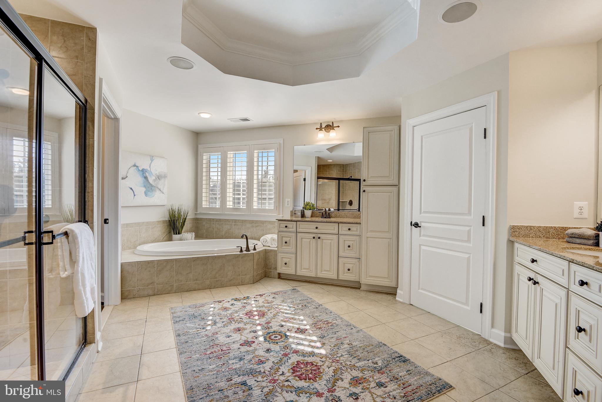 11624 Hunting Crest Ln