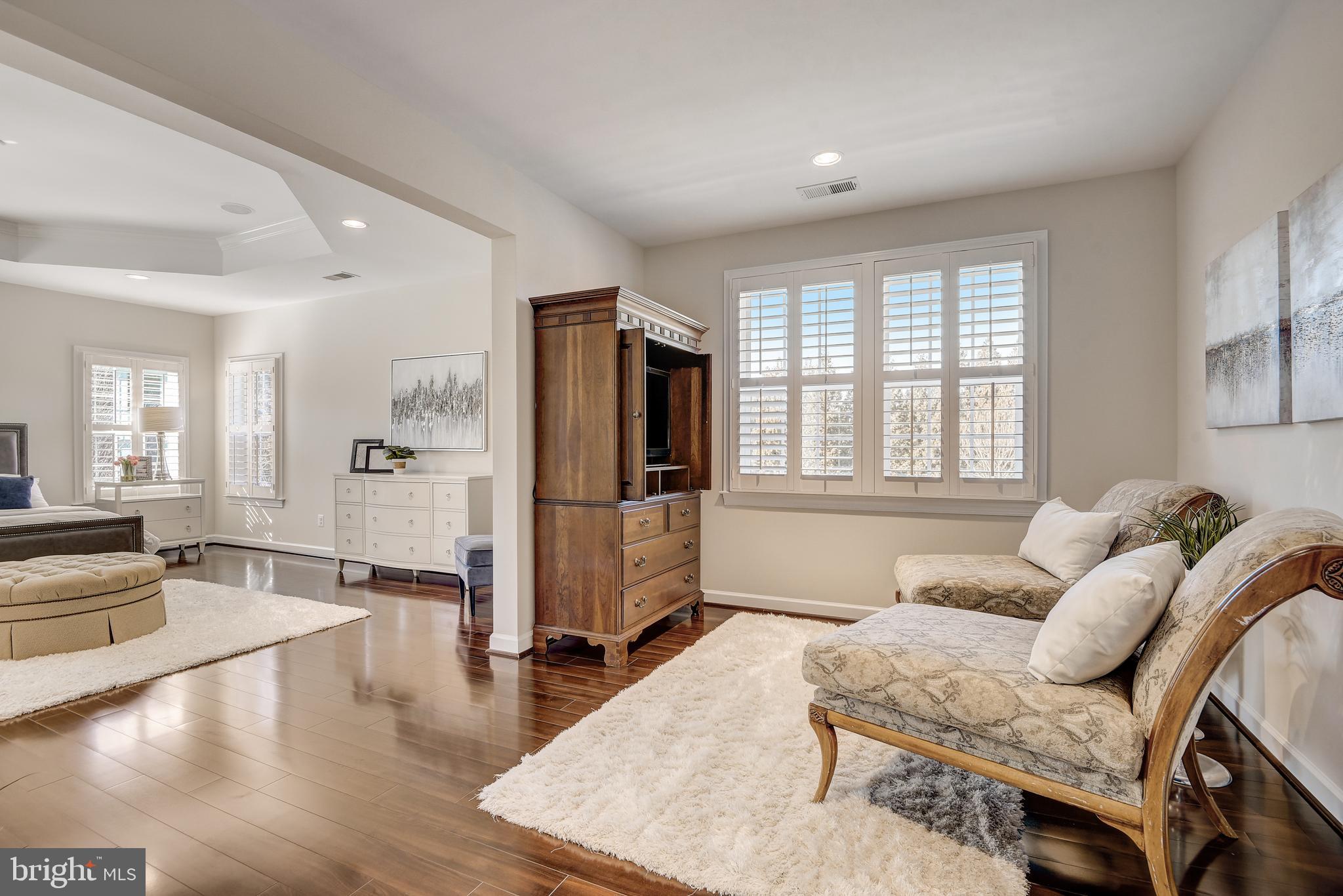 11624 Hunting Crest Ln