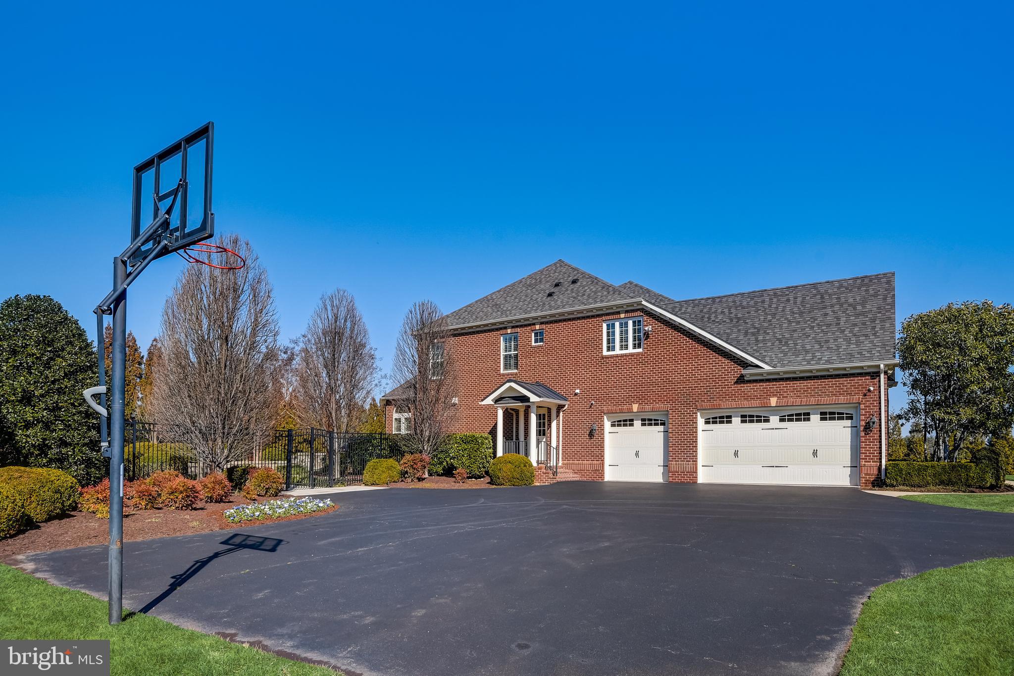 11624 Hunting Crest Ln