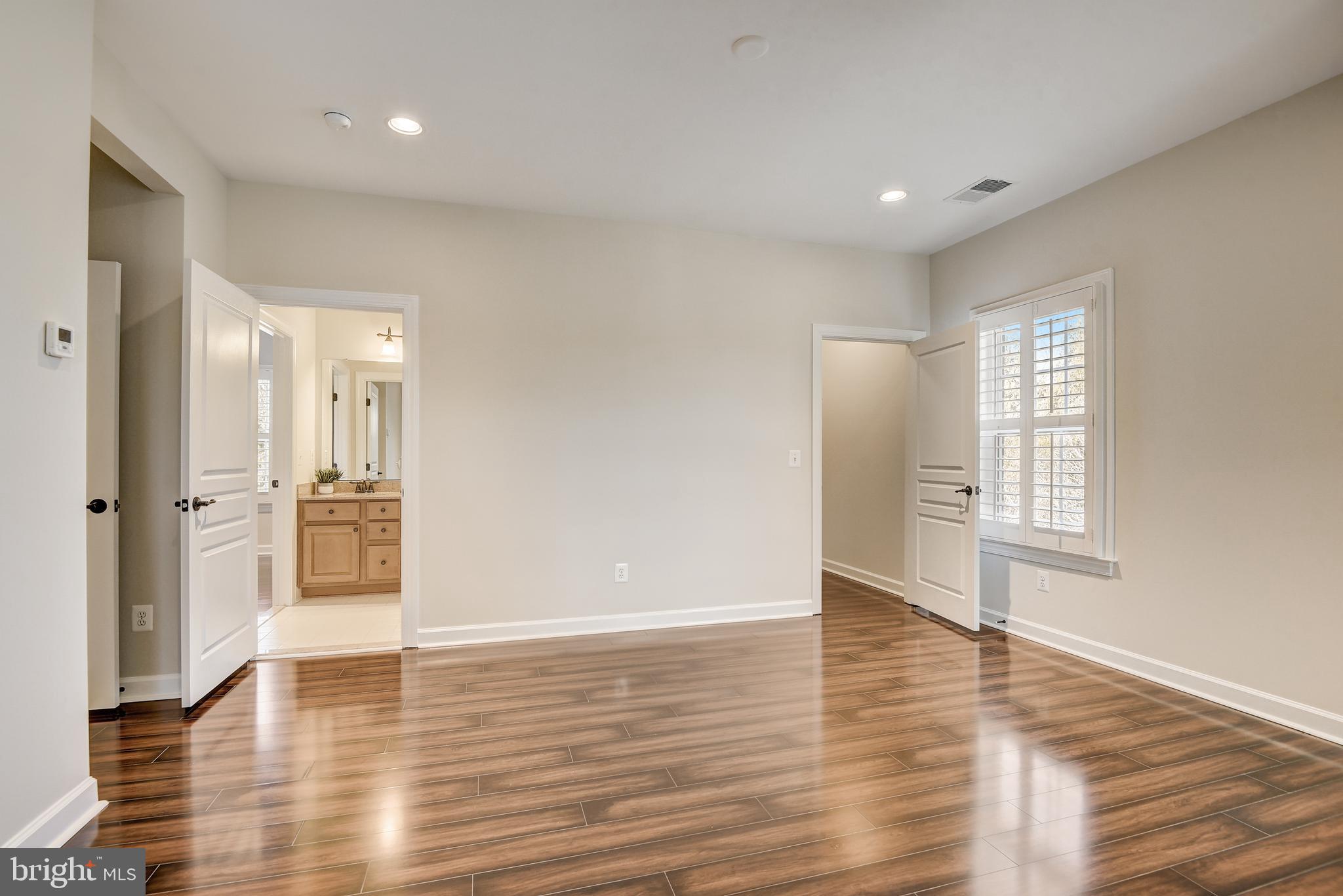11624 Hunting Crest Ln