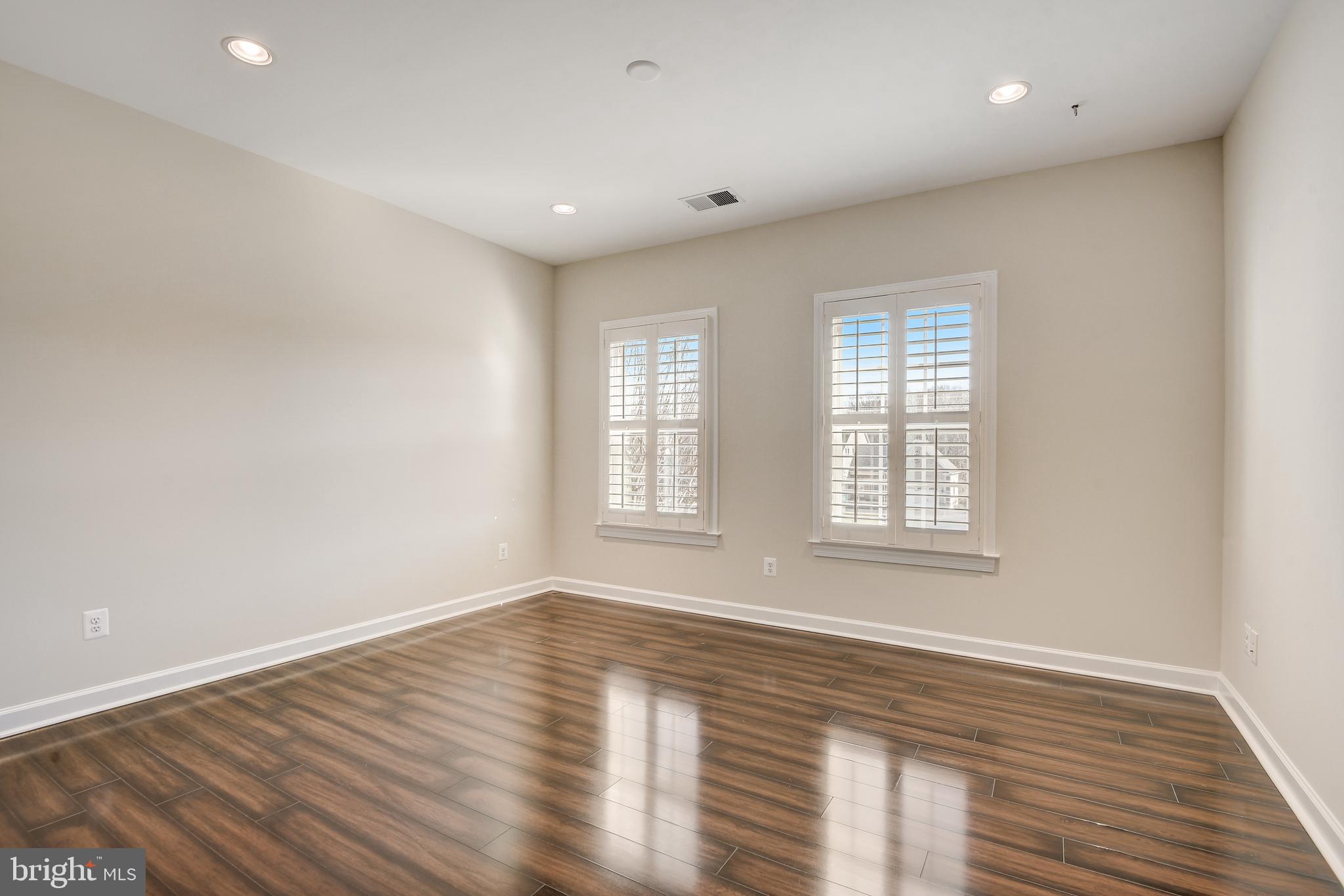 11624 Hunting Crest Ln